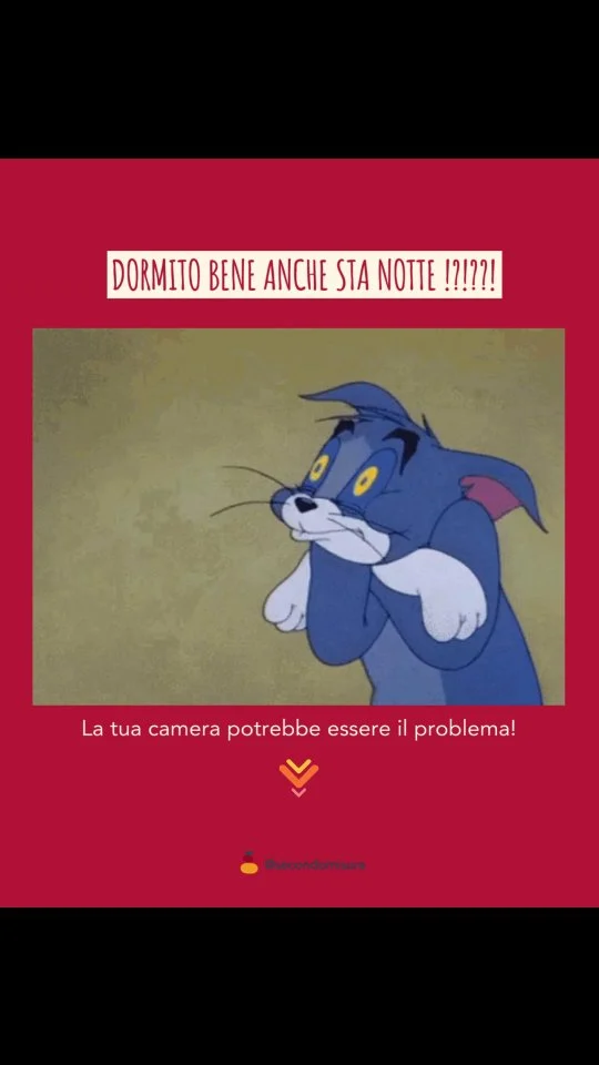 Hai provato di tutto: nuovo materasso, routine serale impeccabile, persino un wearable per monitorare il sonno... 
Eppure continui a dormire male?

🚨 Forse la tua camera da letto è il vero problema. 
Non è solo dove dormi, è il tuo rifugio per il riposo. 
Ma se fosse mal progettata?

Ecco 6 spunti per trasformarla in un'oasi di relax 🏝️: 

1️⃣ Dì addio a TV, postazione lavoro o fitness. Le distrazioni sovraccaricano la mente, rendendo il relax impossibile

2️⃣ Ordine sì, ma senza esagerare. Trova il tuo equilibrio: né caos, né minimalismo estremo

3️⃣ Diversifica. Cambia stile rispetto al resto della casa per sentirti davvero “altrove”

4️⃣ Colori? Sì, grazie! Il colore non è solo estetica: influisce sul tuo umore e sul relax. Meglio tonalità fredde con tocchi caldi, ma senza rigidità: scegli ciò che ti fa stare bene

5️⃣ Accoglienza a tutto tondo. Luci calde, materiali morbidi, forme fluide

6️⃣ Privacy e sicurezza. Posiziona il letto per avere la porta sotto controllo e spalle protette per sentirti al sicuro.

Dormire bene inizia dalla stanza giusta. 💤

👉 Quale di questi spunti metterai subito in pratica?

#psicologiaarchitettonica #psicologiaambientale #secondomisura #benessere #bisogni #designpsychology #camera #sonno